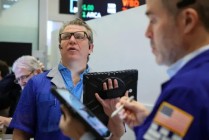 午盘：美股继续上扬 标普500指数创历史新高