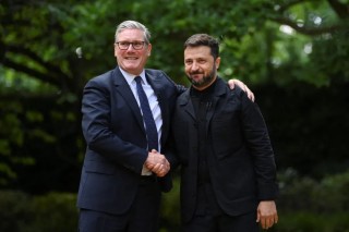 英国PMI站上荣枯线，8月降息已被定价？英镑走强或只是“昙花一现”