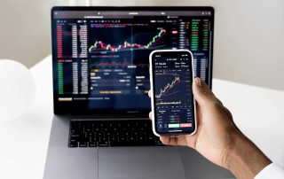 长下影线的形态特征是什么？长下影线在技术分析中的意义是什么？