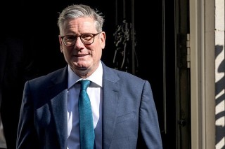 美国总统与英国首相通话 讨论双边贸易