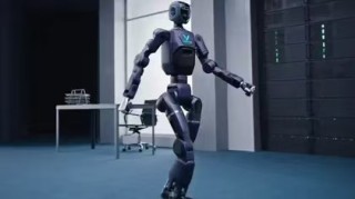 高通发布机器人芯片架构 押注“物理AI”｜直击CES