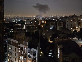 一周外盘头条|以色列袭击伊朗 油价飙升 波音787发生首起空难 美国关税收入飙涨270% 马斯克向特朗普认怂