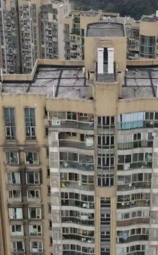 开发商只管挖坑不管埋，南京神盘业主竟自筹4000万“整容”