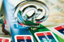 如何理解金融产品含义并分析其特点？金融产品特点对投资者选择有什么影响？