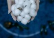近价期权的特点和优势是什么？这些特点和优势在实际投资中的应用效果如何？