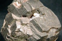 如何分析铁矿石期货期限？期限对交易有何影响？