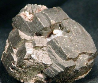 如何分析铁矿石期货期限？期限对交易有何影响？