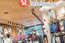 Lululemon创始人发起代理权争夺战