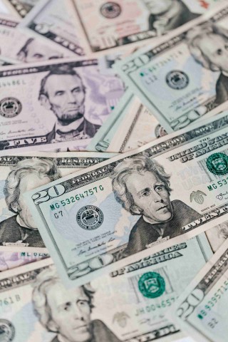 拥有十几万资金如何选择合适的商业项目？这些商业项目的发展前景如何？