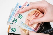 如何明晰金融领域新称谓的含义？这些新称谓有何重要意义？