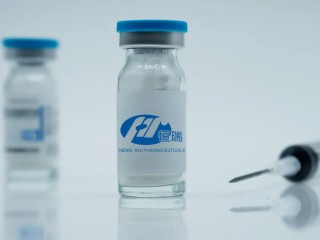 3600亿巨头再敲钟，要保“王冠”