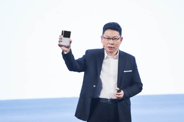 首款阔折叠华为Pura X发布：搭载HarmonyOS 5.0，标准版起售价7499元  第1张