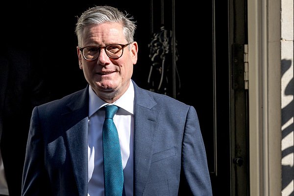 美国总统与英国首相通话 讨论双边贸易  第1张