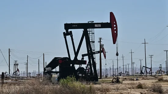周三国际油价大幅下挫 OPEC+拟加速增产令油价承压  第2张