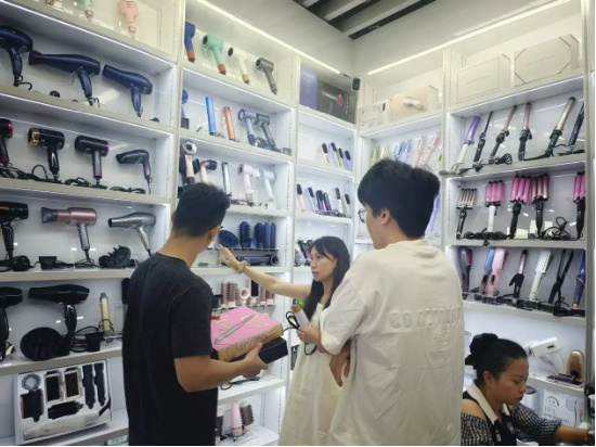 重生的TA|TikTok“拓荒者”变身义乌老板：“不追风口，我造风口！”  第2张