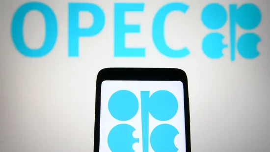 美国原油周一上涨约3%，因钻井数下降且OPEC+维持稳步增产  第2张