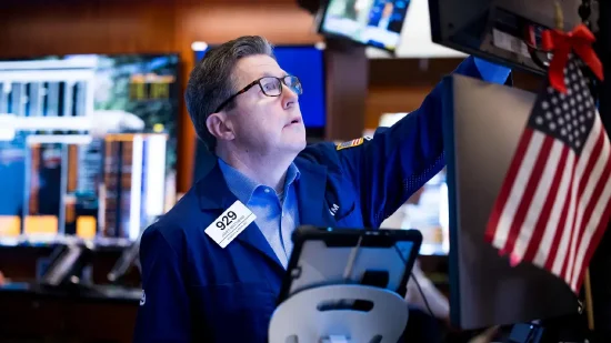 尾盘：美股涨跌不一 道指与标普指数走低  第1张