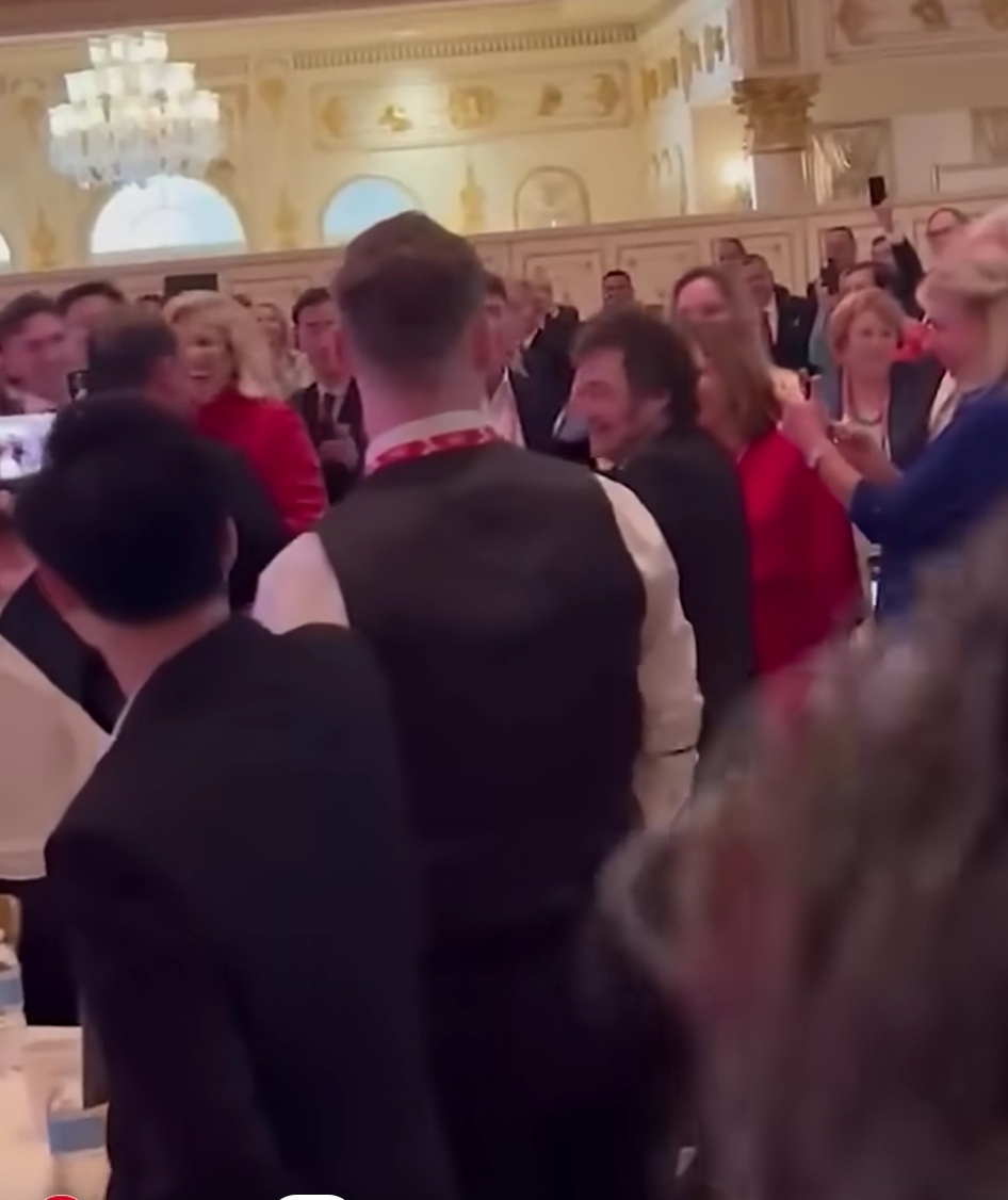 政府关门四十天,海湖庄园“歌舞升平” 第5张 政府关门四十天,海湖庄园“歌舞升平” 第5张