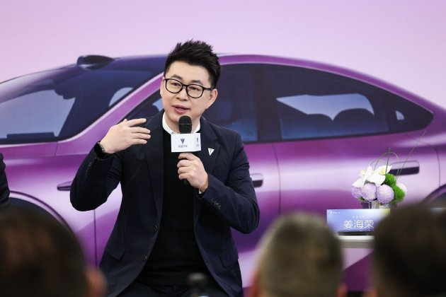 深蓝L06上市专访：叩开年轻市场，15万级纯电轿跑的破局之道  第2张