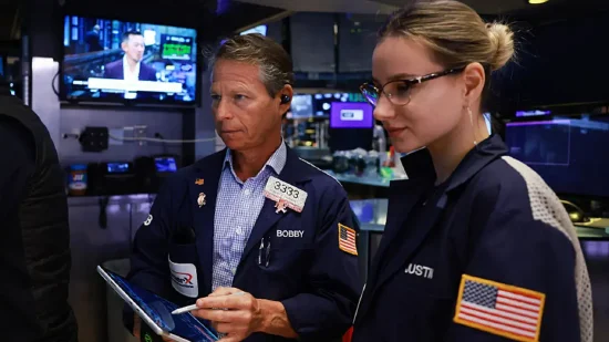 午盘：三大股指涨幅均超1% 道指涨逾600点  第1张