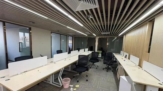 一觉醒来！知名巨头耐克股价崩了  第3张