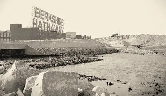 买入伯克希尔，为何是巴菲特此生最大的失误  第1张